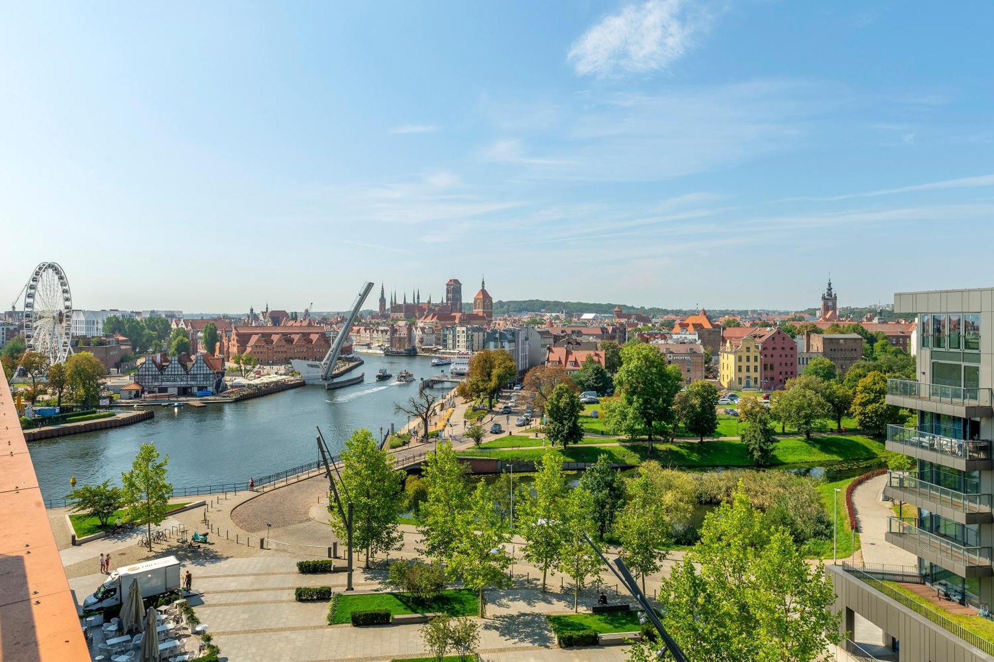 Blue Mandarin Riverside Гданськ Екстер'єр фото
