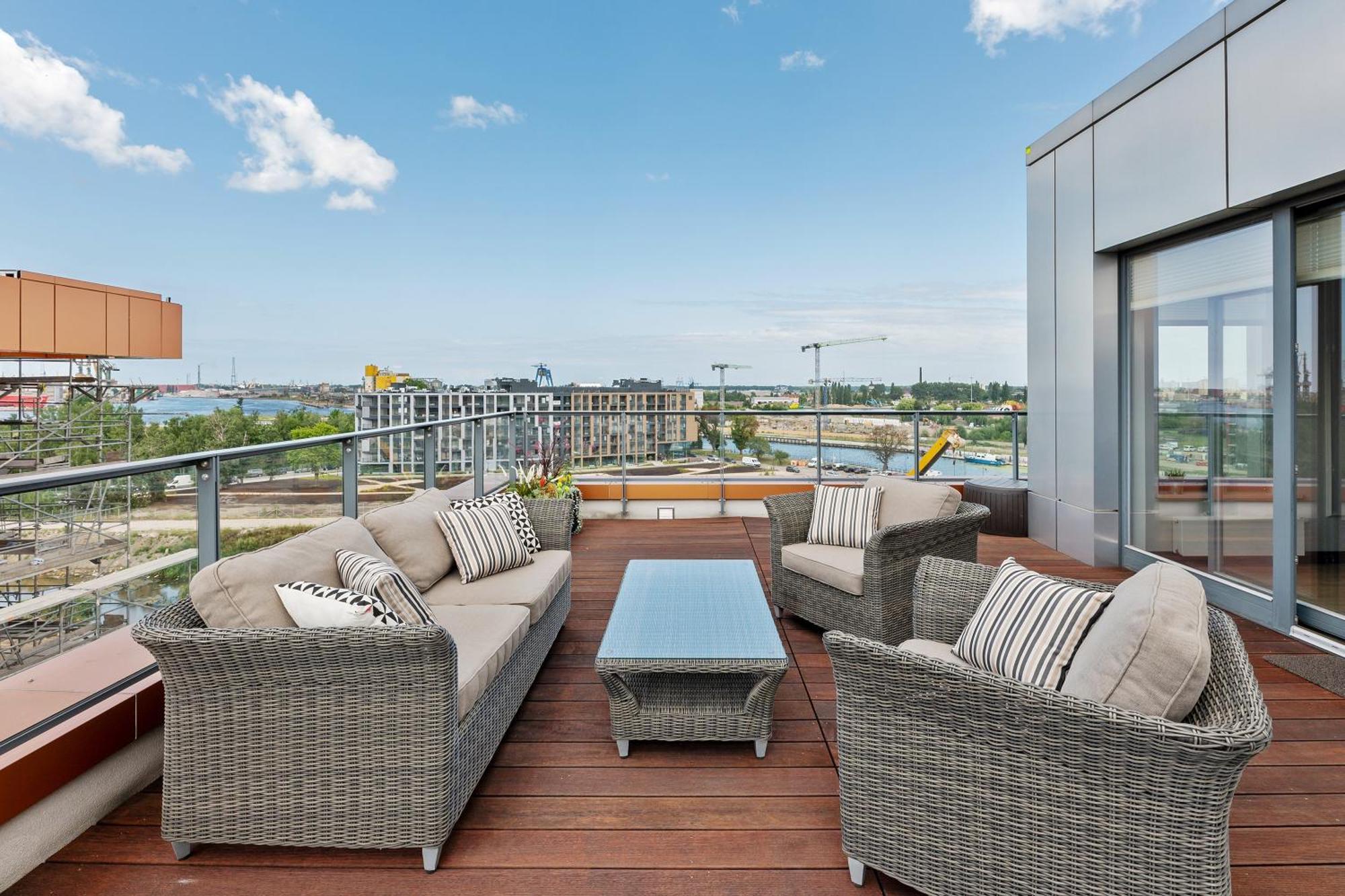 Blue Mandarin Riverside Гданськ Екстер'єр фото